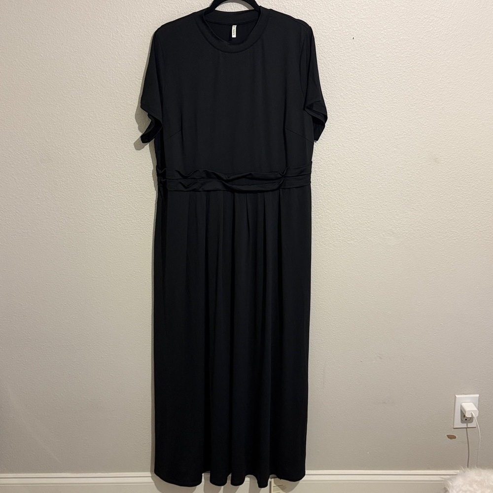 Halara Stand Collar Short Sleeve Pocket Flare Maxi Dress Black - Picture 2 of 9